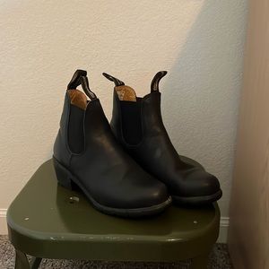 Blundstone black heeled leather boot womens 4.5 (7.5 us)